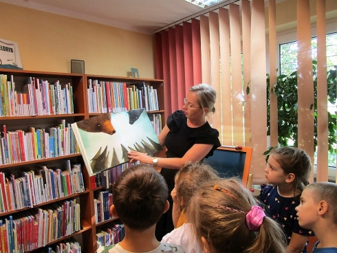 Przedszkolaki w bibliotece