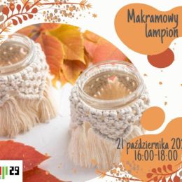 Na zdjęciu dwa makramowe lampiony