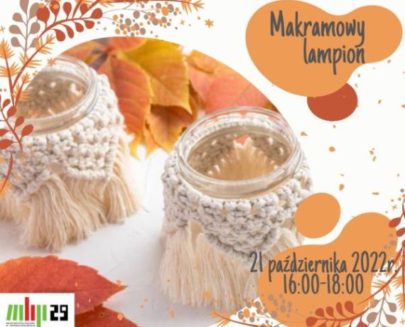 Na zdjęciu dwa makramowe lampiony